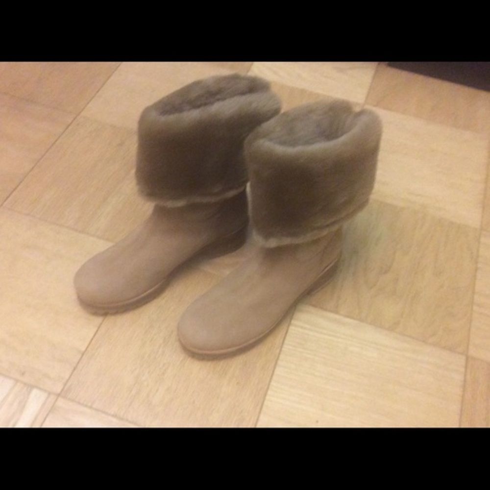 Brand New Suede Boots With Fur Lining